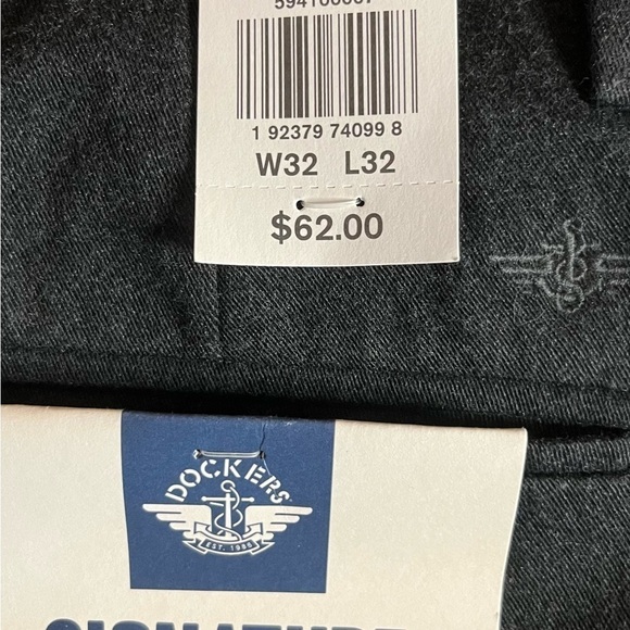 NWT Dockers Signature Khaki Classic Fit Pants - Picture 6 of 6